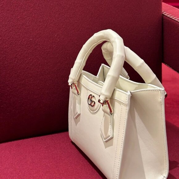 Gucci Classic Chain Bag - Timeless Elegance - Picture 4 of 4